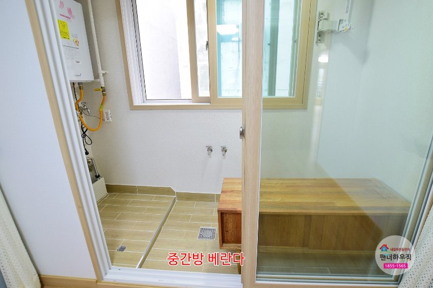중간방2.베란다.JPG