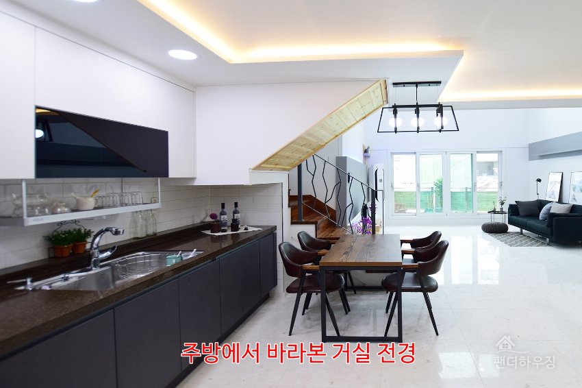 1층주방9.주방에서 바라본 거실전경.JPG